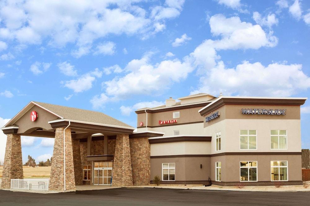 ホテル ラマダ バイ ウィンダム デイトン バレー Drayton Valley エクステリア 写真